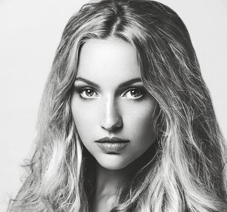 Roxane Hayward onlyfans leaked tits