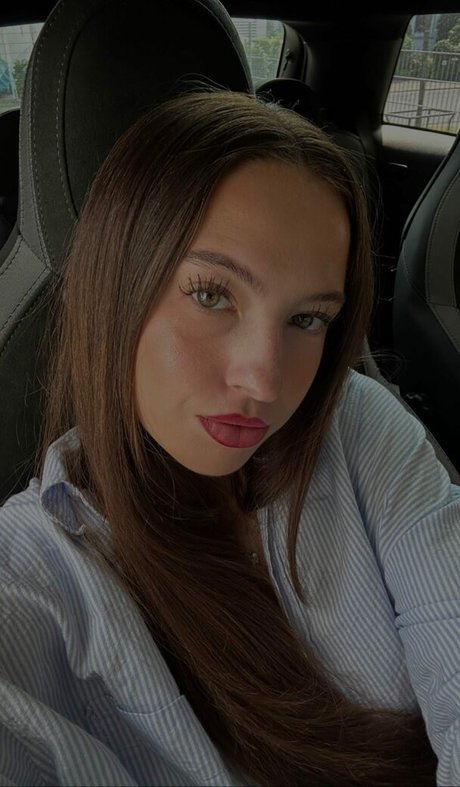 Antonia Chiara onlyfans lesk