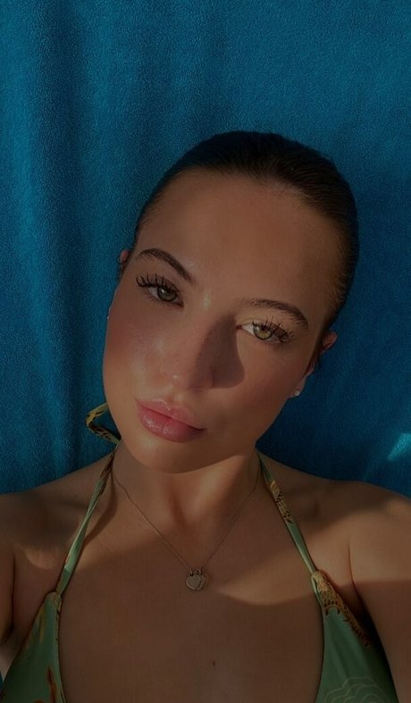 Antonia Chiara onlyfans porno