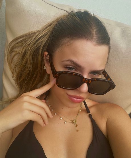 sabrinasedlatschek onlyfans lesk