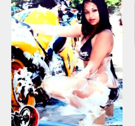 mom daughter onlyfans hd img