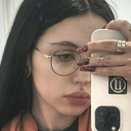 maebeste onlyfans nude