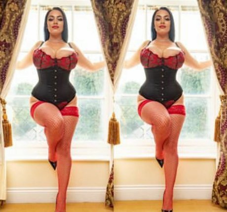 Klara Devine onlyfans content