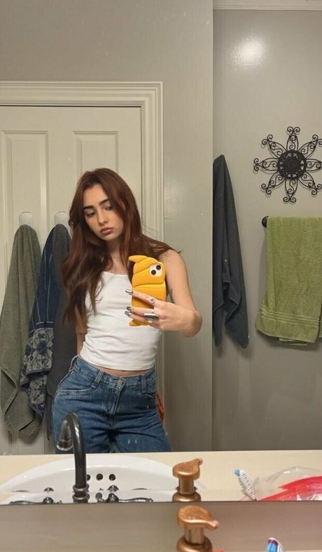 isabellaroy onlyfans naked pics