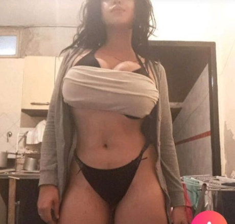 Naza Aducci onlyfans pictures