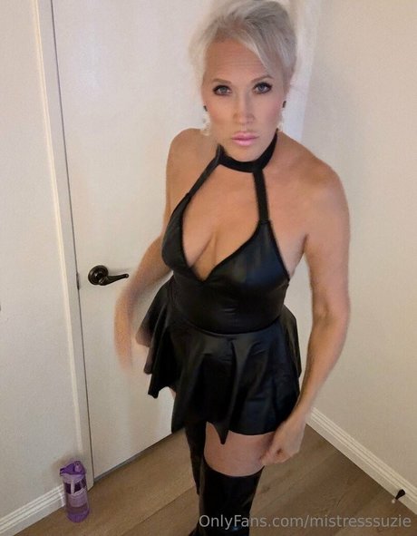 mistresssuzie onlyfans nudes leaks