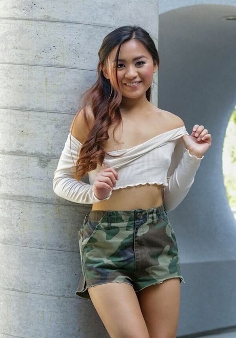 Elle Voneva leak only fans