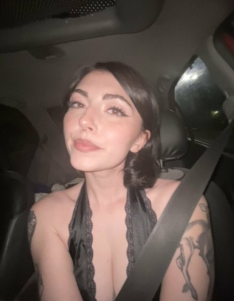 viragho onlyfans striptease