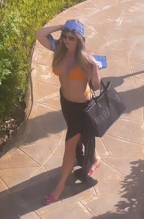 Ella Anastasiou onlyfans public photos