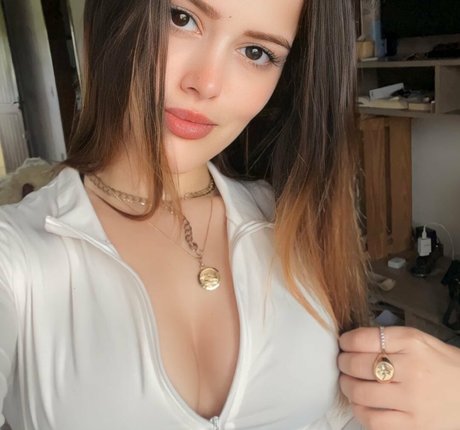 Melanie Ott onlyfans model images