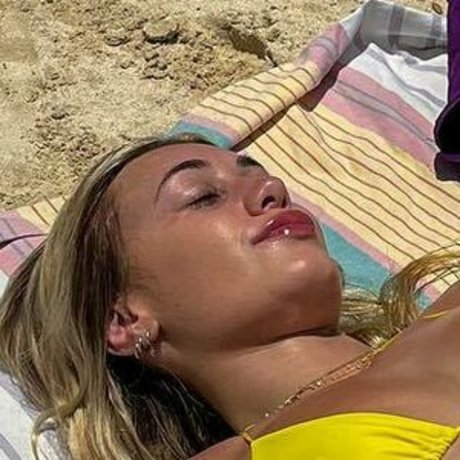 Holly Bridgman onlyfans nude leaked