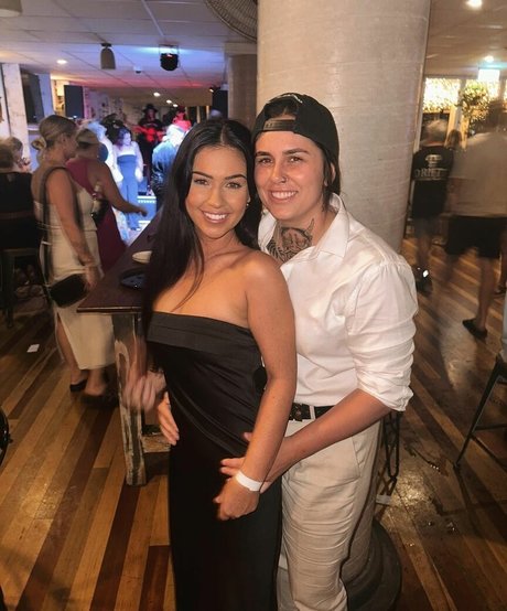 Bella Murphy naked onlyfans pics