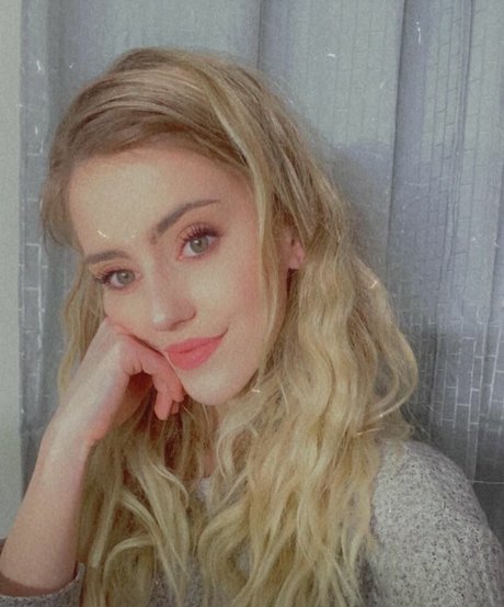 Abby After Dark onlyfans model