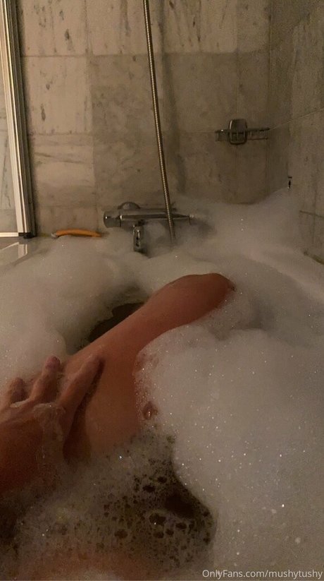 mushytushy onlyfans pic