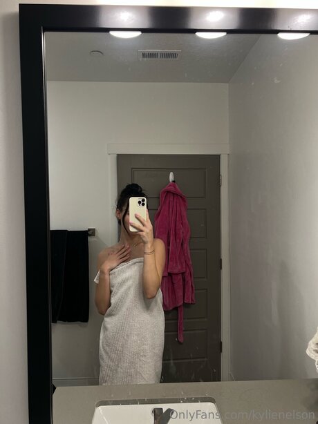 kylienelson onlyfans leajs