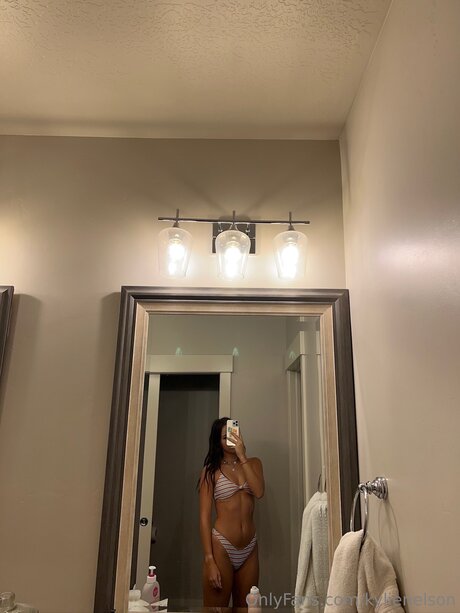 kylienelson onlyfans leajs