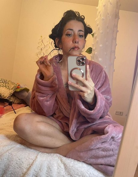 venessarey naked on onlyfans