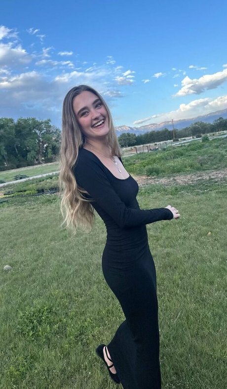 Lizzy Greene leaked onlyfans