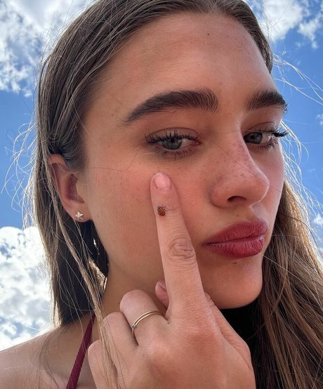 Lizzy Greene onlyfans nudes leaks