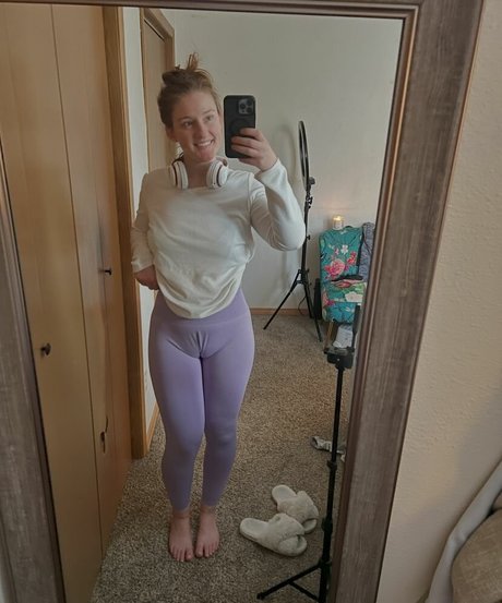 Adorablelilli Profile image