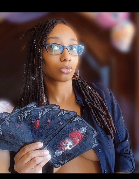 oiled ebony onlyfans beautiful plate