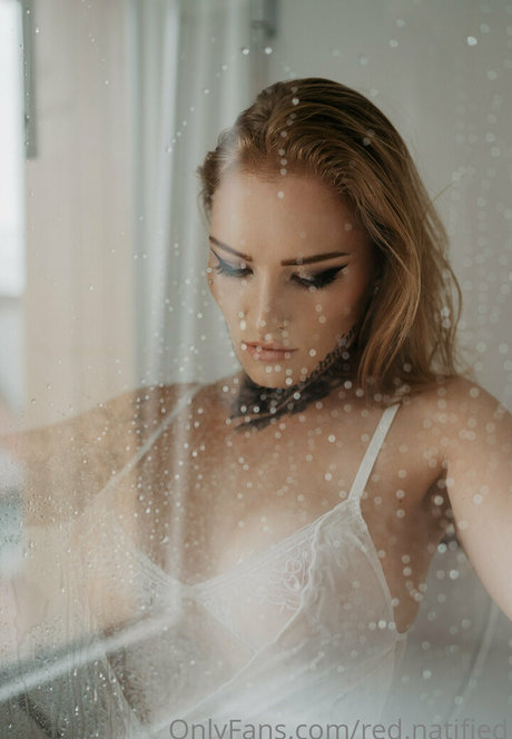 red natified nude on onlyfans