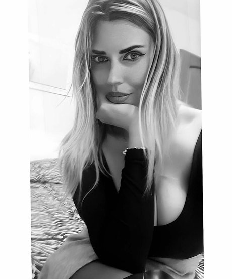 Anna Riano only fans nude