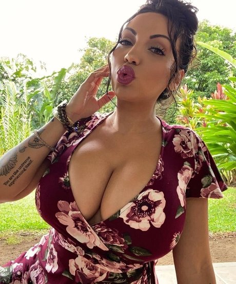 Crueltyfreecurves  img