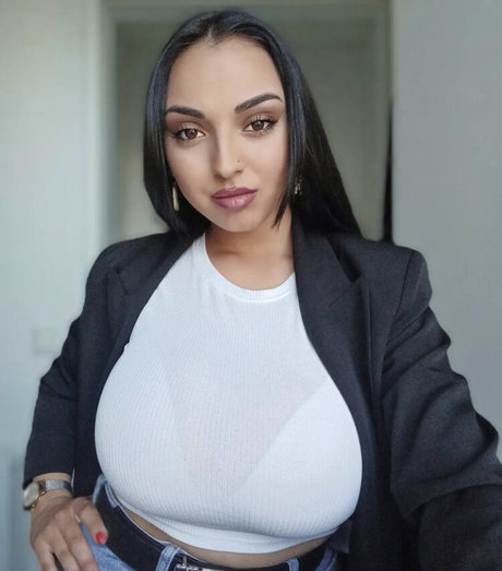 Ivana Milojevic onlyfans boobs