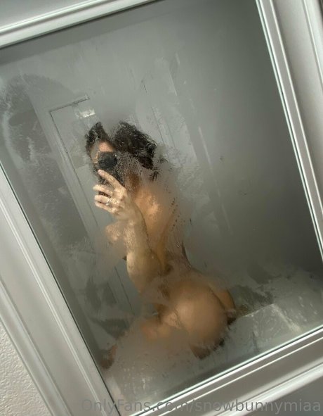 snowbunnymiaa onlyfans pics leaked