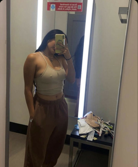 Emiliatorres55 onlyfans photos