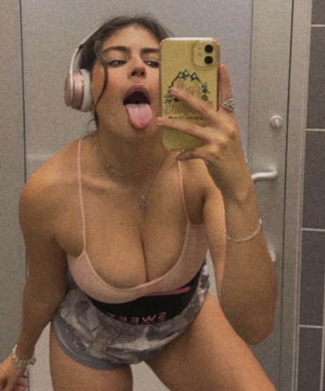 Emiliatorres55 nude leaked onlyfans