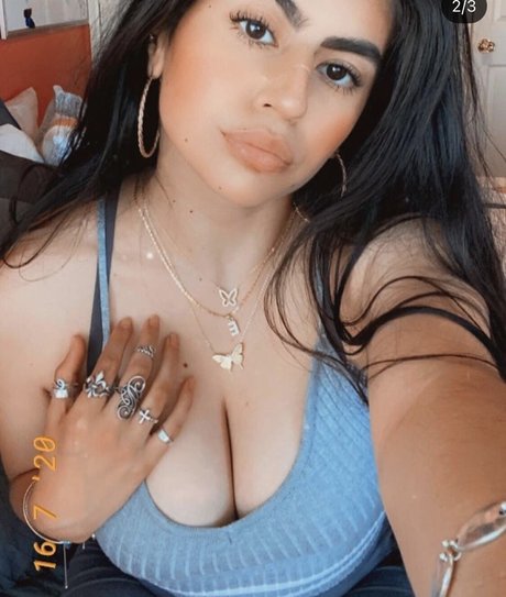 Emiliatorres55 onlyfans model photos