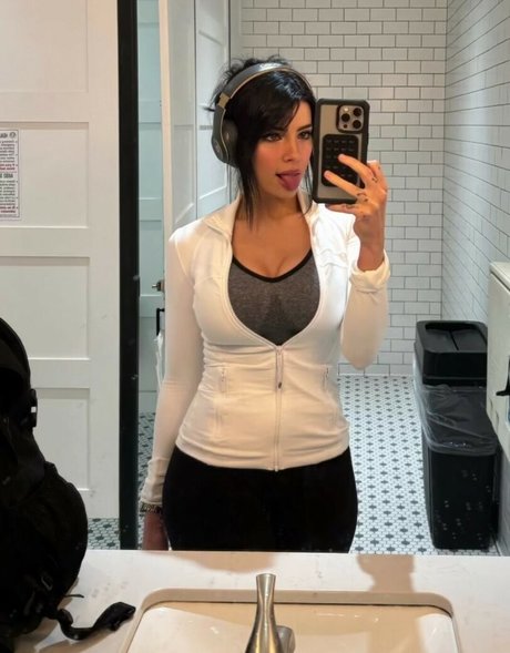 Savy Summer onlyfans leaked