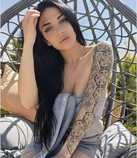 Alice Lane Pandini onlyfans leak free