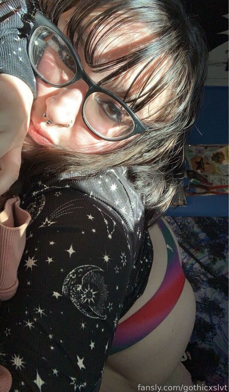 gothicxslvt onlyfans nude pics