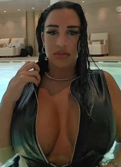Mikaelabrbs onlyfans leaked photos