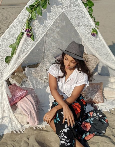 Mica Burton strip onlyfans