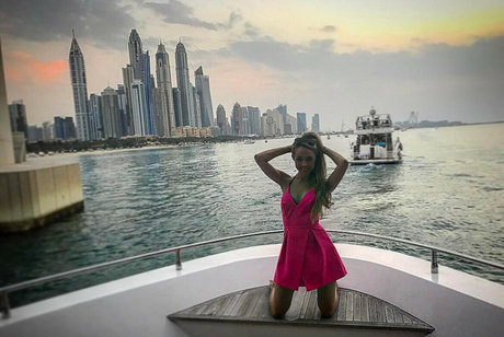 Travelling Explorer naked onlyfans pics