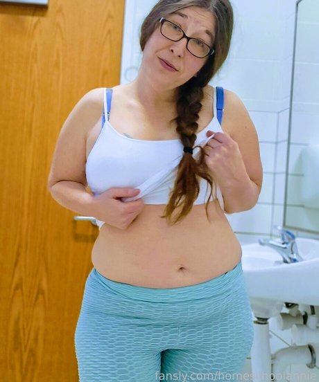 homeschoolannie onlyfans ass