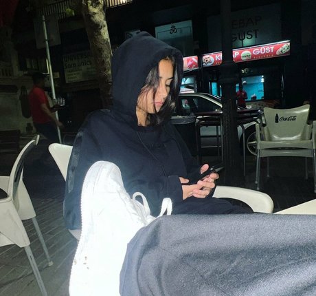 narjess onlyfans model