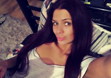 Iasmina Roxana only fans leak nude