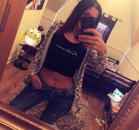 Iasmina Roxana onlyfans leaked tits