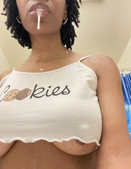 strawberry bubbles only fans leak