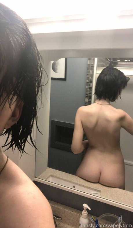 vapew0rm onlyfans leaked naked