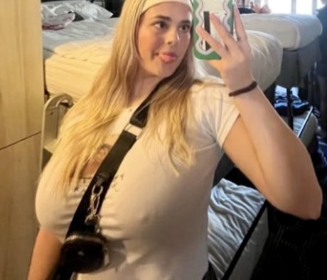 Sophia R onlyfans nide