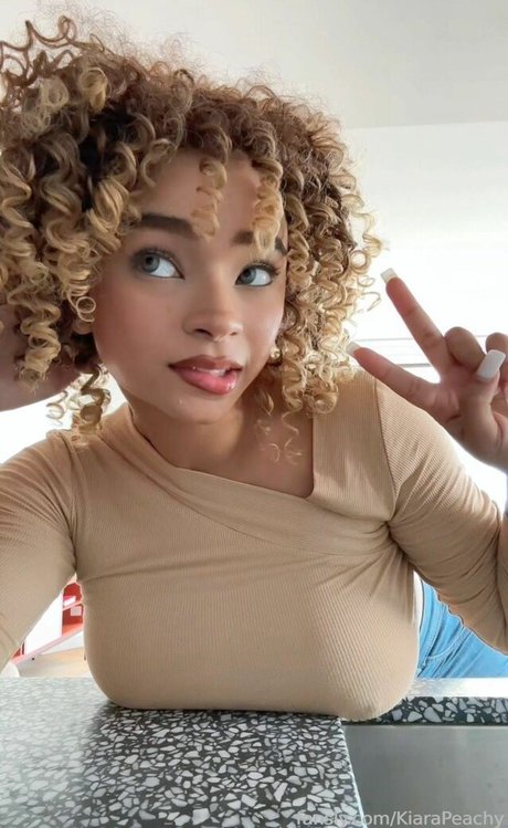 KiaraPeachy leaked onlyfans nude