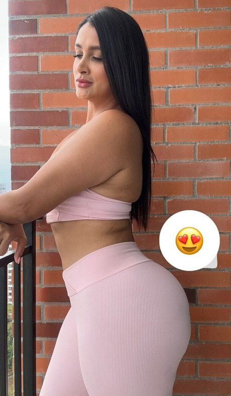 Andreaguti onlyfans tits