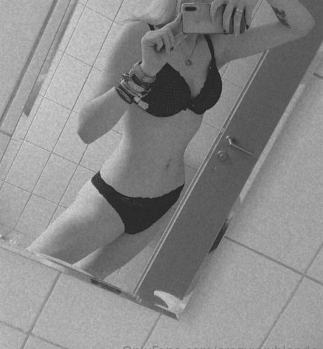 crazyxxxblonde onlyfans leak sex