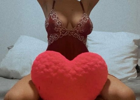 Busty Love new onlyfans